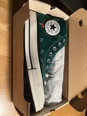 Converse Mushroom Embroidered in Dark Green US Men 8.5 / Women 10.5 / EU 42